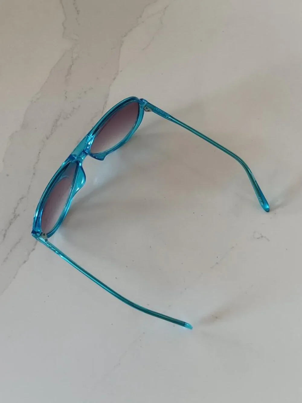 STEVE MADDEN Sunglasses Crystal Blue Frame Gradient Smoke Lens NEW